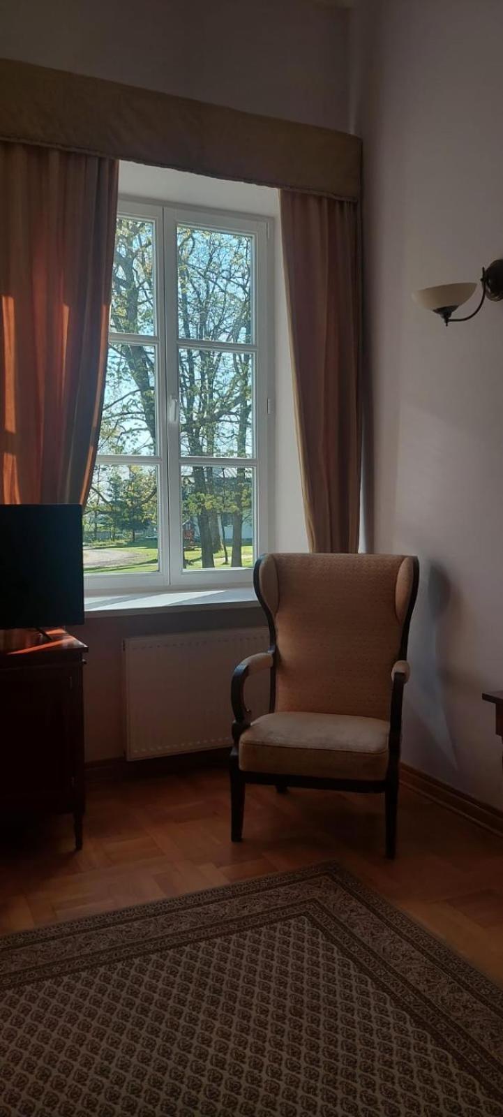 Palac Chojnata Wola Chojnata Luaran gambar
